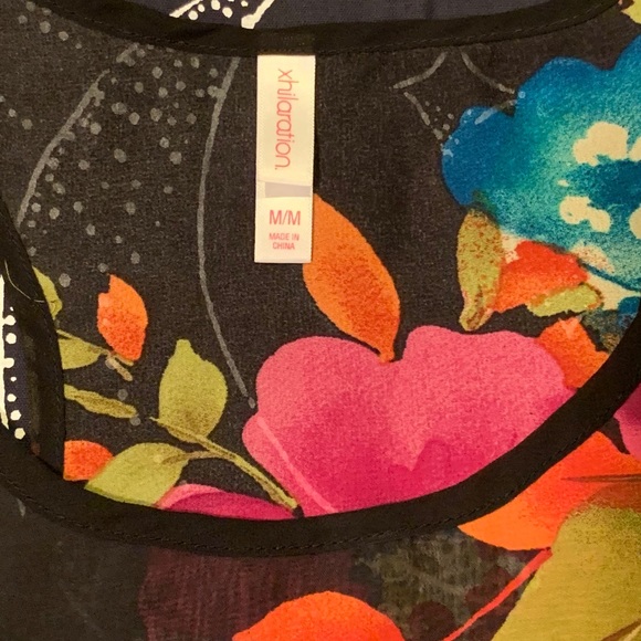 **SOLD** - Floral chiffon blouse - Picture 3 of 3